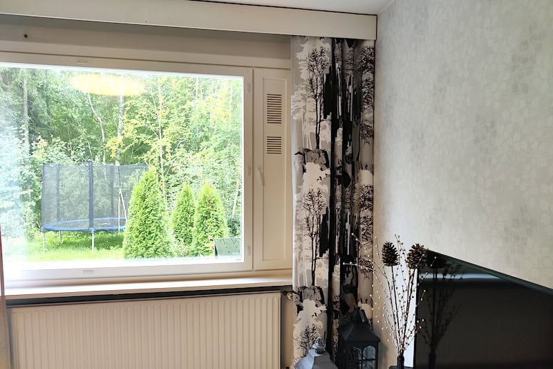 Sisäilmasaneeraus on huomaamaton toimenpide. Laitteet eivät juuri näy huoneessa.